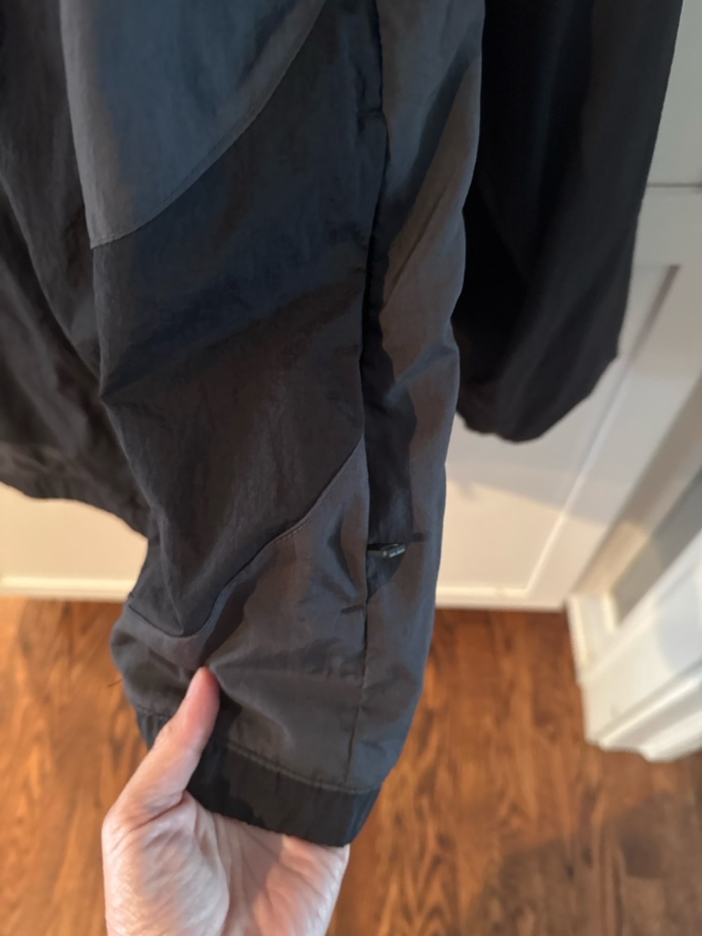 Nike Jordan Black and Gray Lightweight Windbreaker - Picture 3 of 4